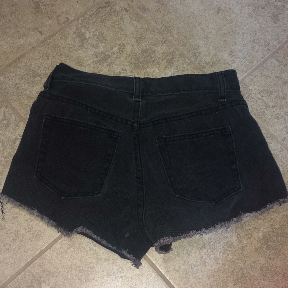 Black forever 21 shorts - Picture 2 of 2